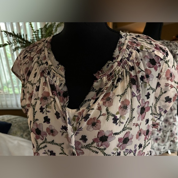 Daniel Rainn Floral Short Sleeve Blouse with a Lining Shell Size Medium - Picture 5 of 11